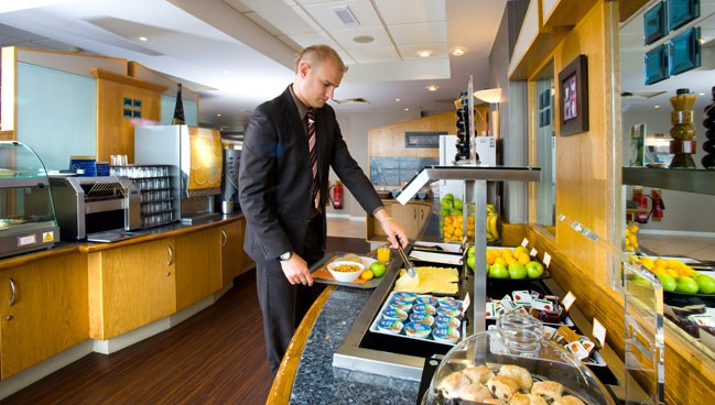 Park And Fly Hotels Luton Airport www.lutonparking.com